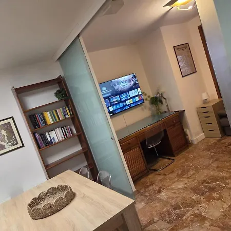 Calle 2 - Smart Elegance Just 5 Minutes From Downtown Apartment *