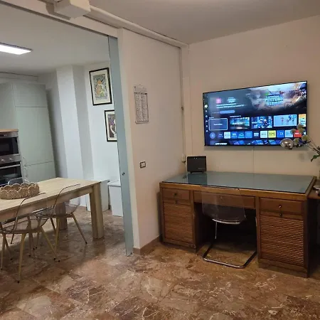 Calle 2 - Smart Elegance Just 5 Minutes From Downtown 아파트 피렌체